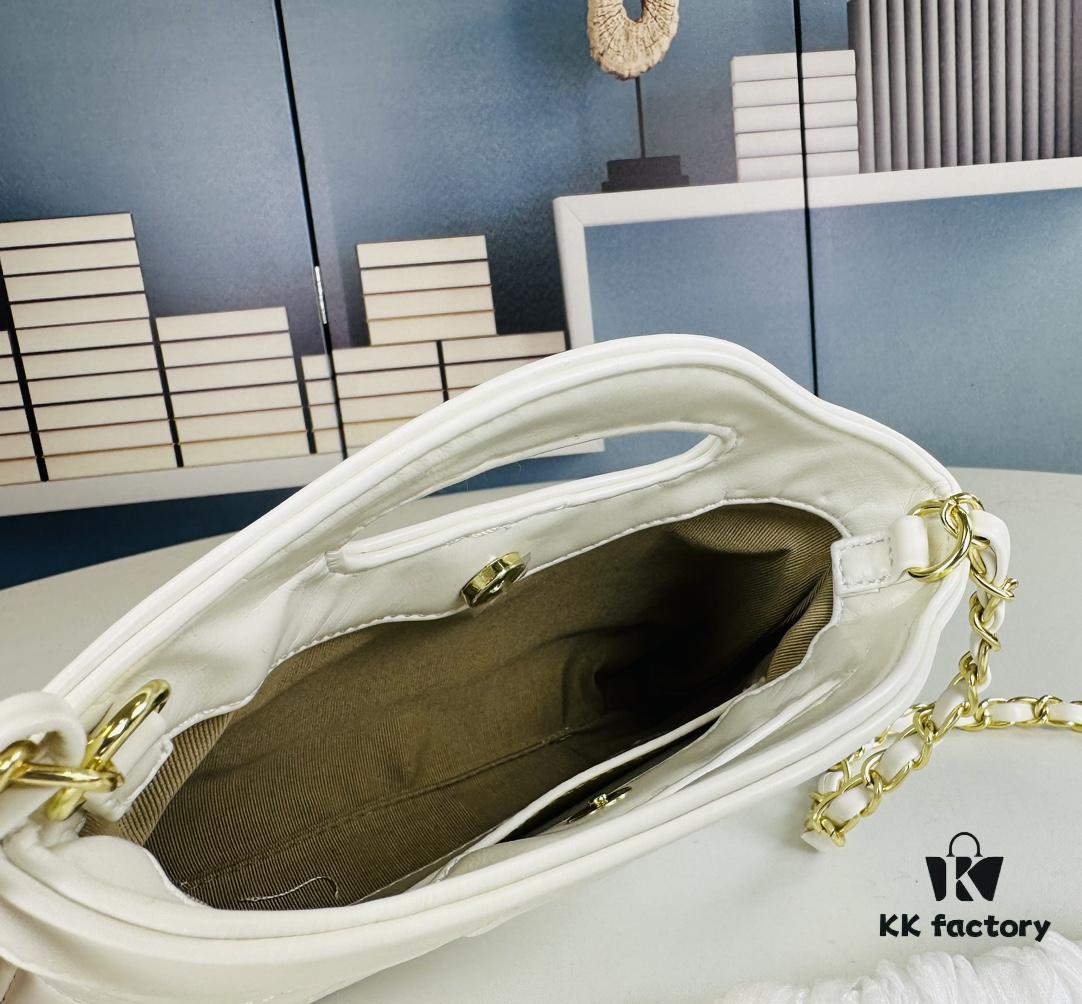 Large Batch, Small Batch — Princesses, Meet the New Bag! Chanel Horizontal 31Bag Called Nano!