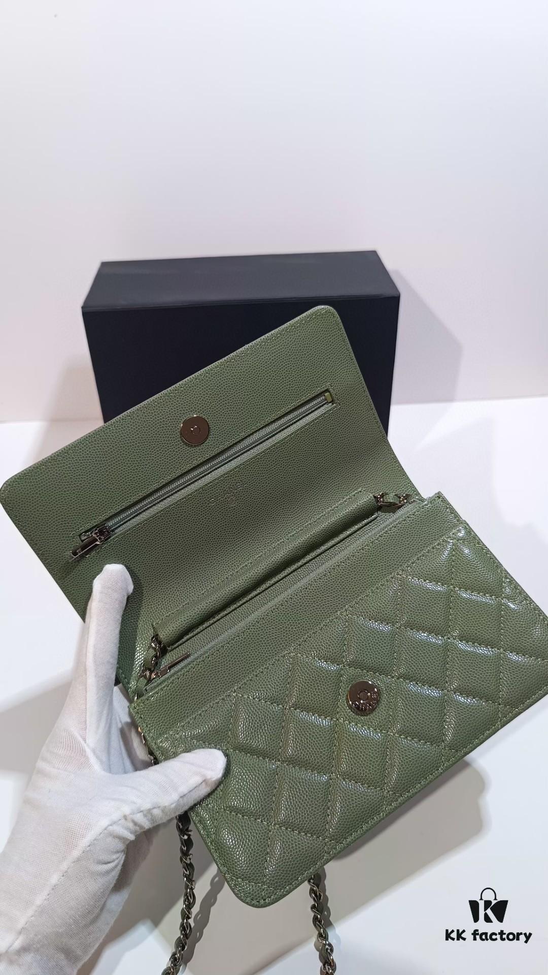 Chanel Classic Flap Bag 0250 - Premium Quality, Quilted Calfskin Leather