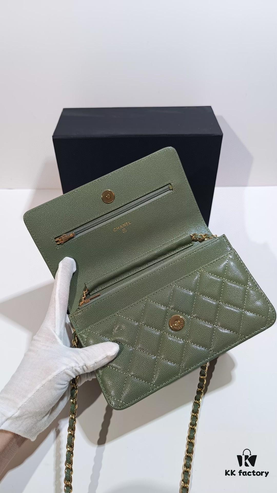 Chanel Classic Flap Bag 0250 - Authentic Quality, Quilted Calfskin Leather