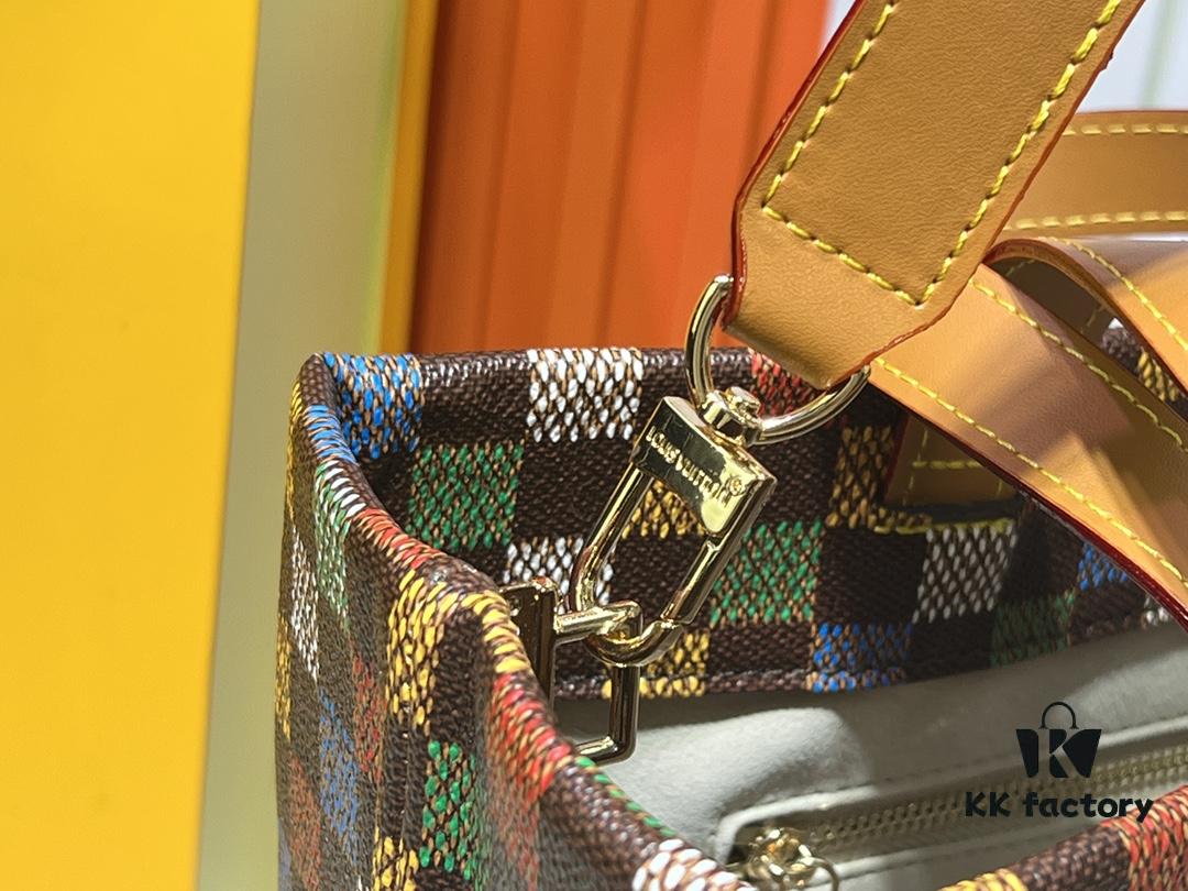 Medium Shopper Bag M24457