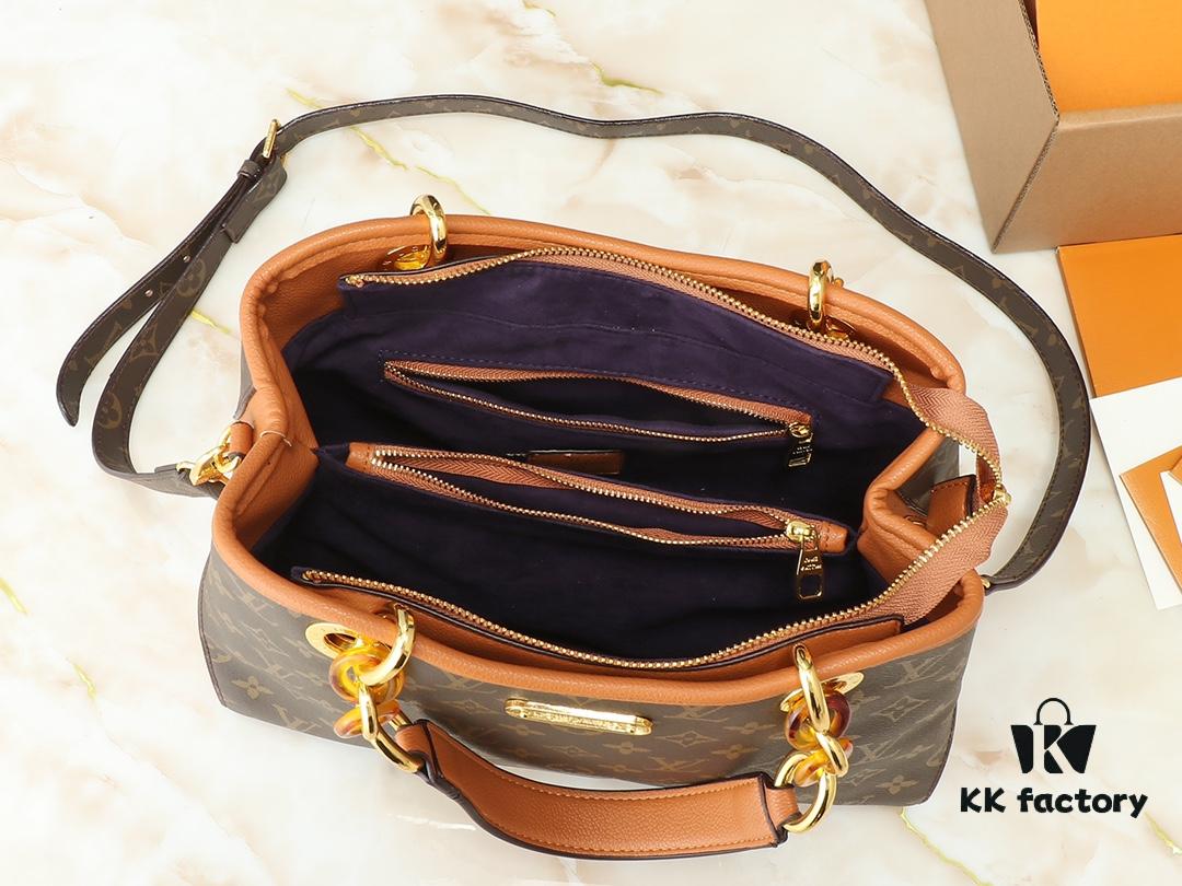 Upgraded Original Version, Classic Bestseller Restock: 42866 [LV's Latest Hardware] The Happiest Moment is Holding Hands Tightly — Jianfan's Travel Is Made Most Poetic with This Most Aesthetic LV Louis Vuitton Store's Latest Overseas Hit, Making a Bold Statement. Girls, It's Goddess Season Again! Exquisite Craftsmanship, Intricate Interior, Expertly Mastered for Perfect Results. Authentic Quality Worth Your Focus: Perfectly Embodies a Higher Level of Luxury Beauty. Top-Tier High-Volume Piece, Featuring Authentic Indian-Origin Hardware Perfectly Matched to LV's Official Website's Latest Release, Classically Designed for Crossbody or Handheld Use, Dimensions 31x23x10