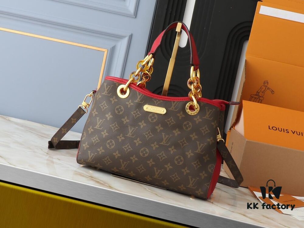 Upgraded Original Version, Classic Bestseller Restocked – 42866 [LV's Latest Hardware] Nothing Happier Than Holding Hands: Jianfan's Travel, Most Poetic with This Model – LV Louis Vuitton Overseas Counter's Hottest New Hit, Ramming Into Popularity. Girls, Goddesses, It's Time to Adore Again: Exquisitely Crafted, Intricate Interior, Expertly Made by Professional Masters, Achieving Perfect Results. Original Quality Worth Your Focus: Perfectly Embodies a Higher Level of Luxury Beauty. Top-Tier High-Volume Piece, Authentic Indian Hardware Perfectly Matched. Latest Release from LV Official Website, Iconic Crossbody and Handheld Style, Dimensions 31x23x10