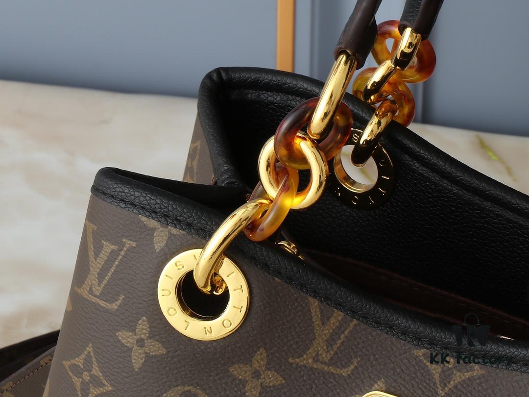 Upgraded Original Version, Classic Bestseller Restocked – 42866 [LV's Latest Hardware] Nothing Happier Than Holding Hands: Jianfan's Travel in Its Most Poetic Form – LV Louis Vuitton's Latest Overseas Counter Blockbuster, Bold and Unstoppable. A New Season of Adoration for Fashion-Forward Women: Exquisitely Crafted with Intricate Inner Structure by Professional Masters, Achieving Flawless Perfection. Authentic Quality Worth Your Focus: Perfectly Embodies a Higher Realm of Luxury Beauty. Top-Tier High-Volume Piece, Featuring Premium Indian-Origin Original Hardware, the Newest Design from LV's Official Website, Timelessly Presented as a Crossbody or Handheld Classic – 31x23x10