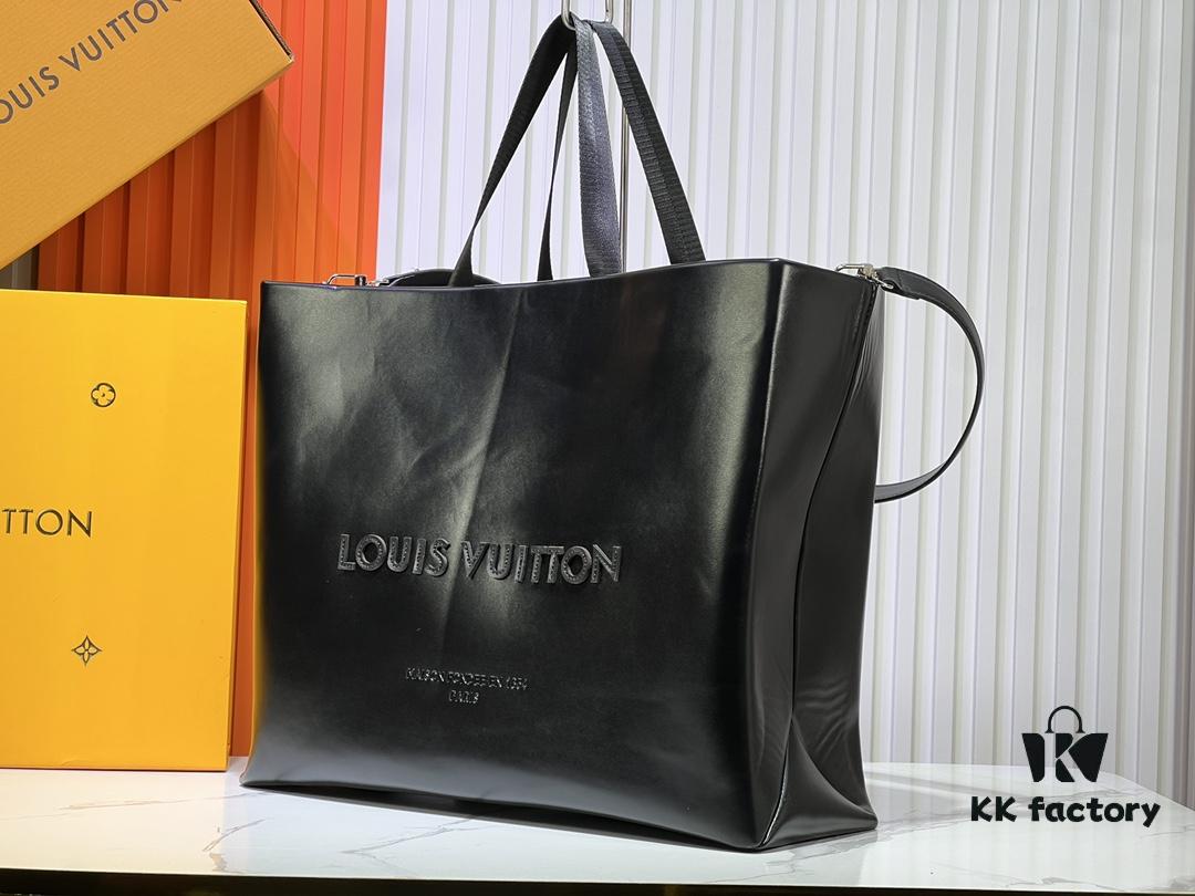 M24457 This Shopper Medium Bag Draws Inspiration from Louis Vuitton Shopping Bags, Featuring Louis Vuitton and Maison Fondée En 1854 Embossed on Soft Calfskin, with Top Handles and Detachable Shoulder Strap. Dimensions: 40x32x16cm