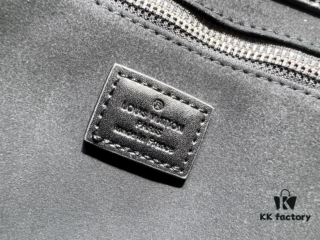 M24457 This Shopper Medium Bag Draws Inspiration from Louis Vuitton's Shopping Tote