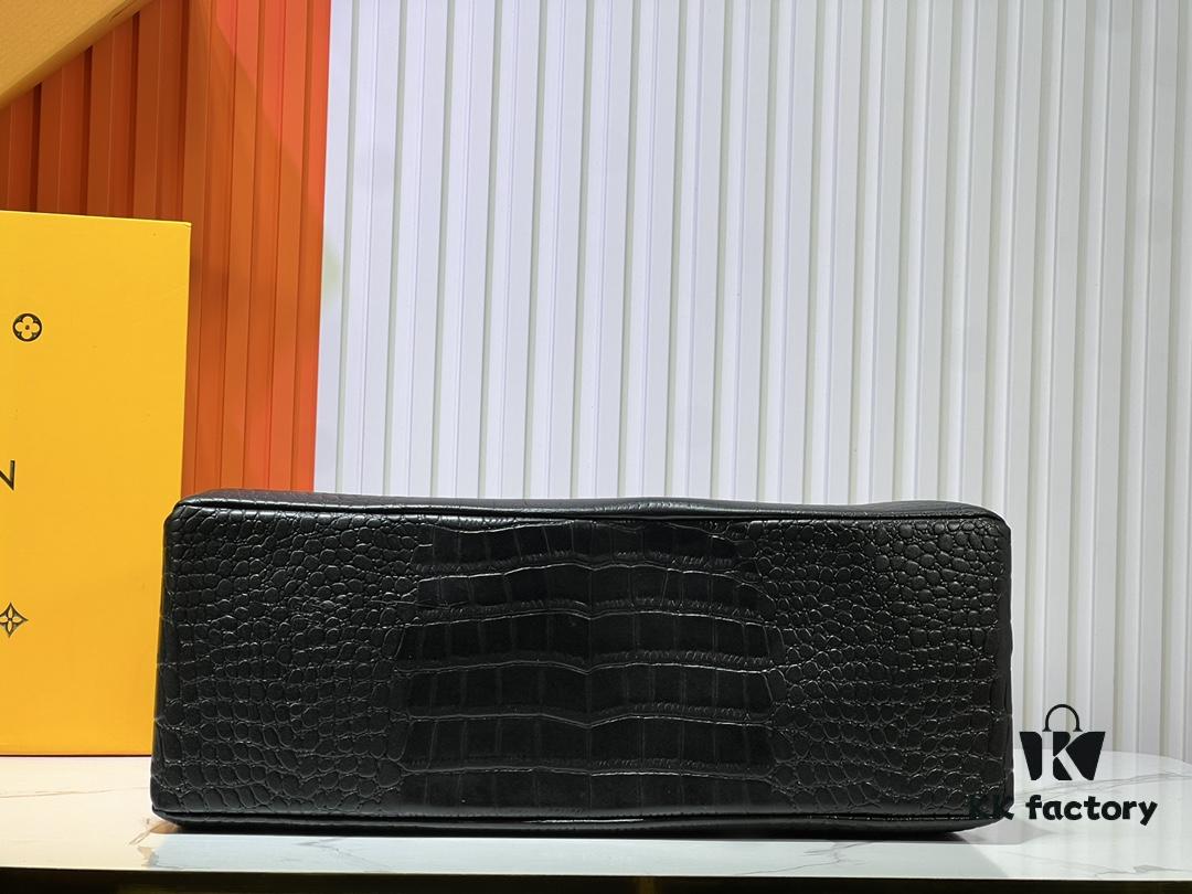 M24457 This Shopper Medium Bag Draws Inspiration from Louis Vuitton's Shopping Tote