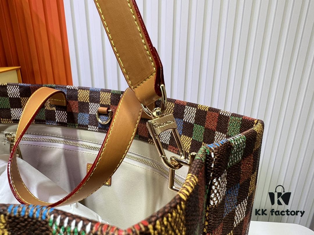 M24457 Medium Shopper Bag