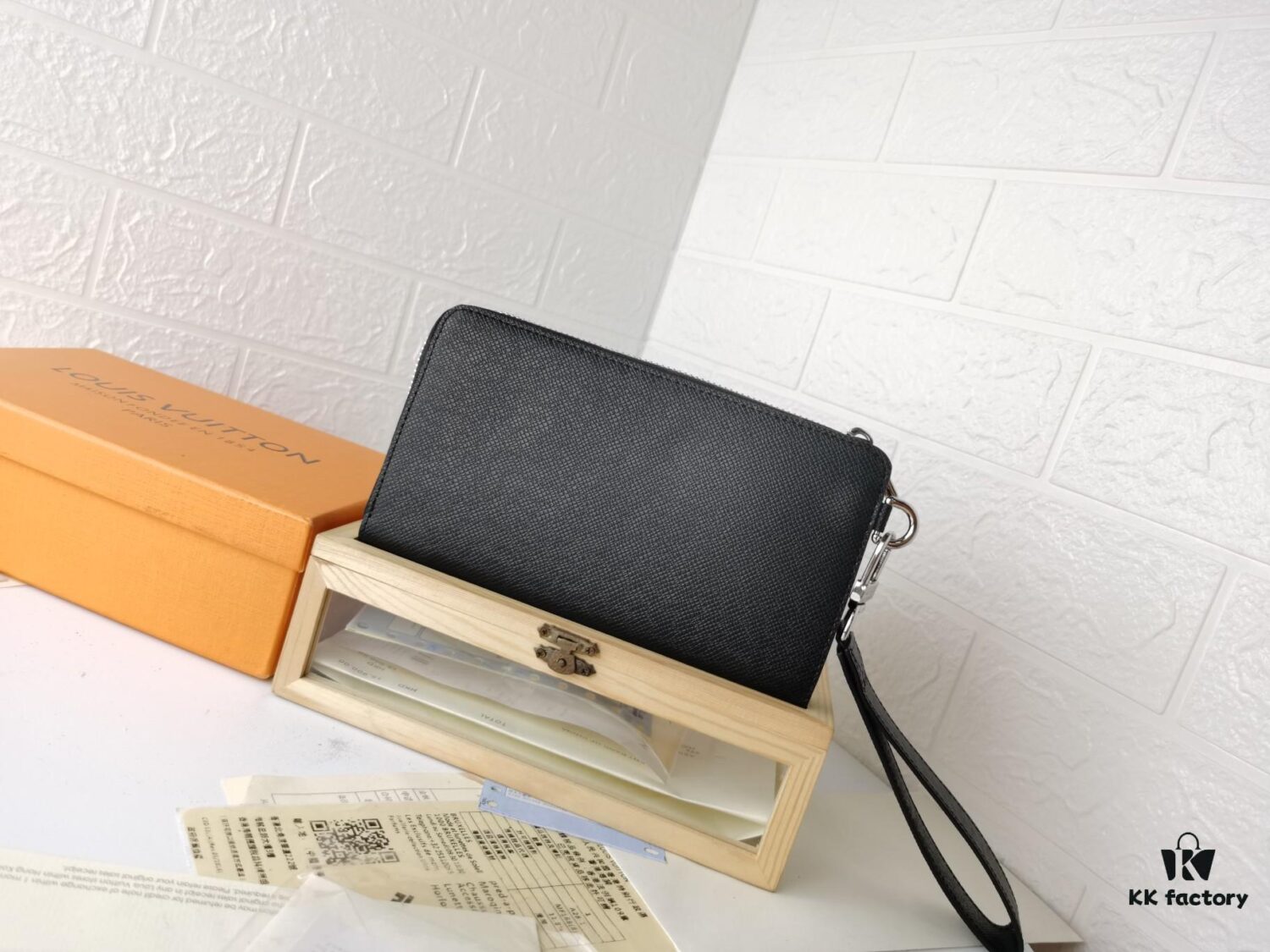 Top Quality Original 💎 [Actual Photos, Personal Background] Zippy Dragonne Zip Wallet M69037