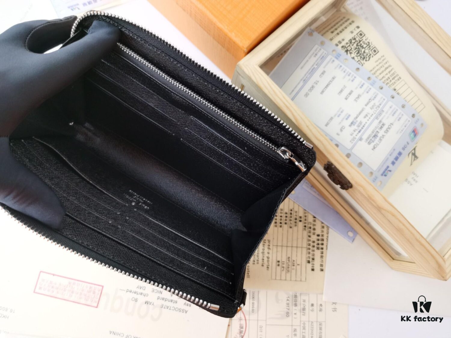 Top Quality Original 💎 [Actual Photos, Personal Background] Zippy Dragonne Zip Wallet M69037