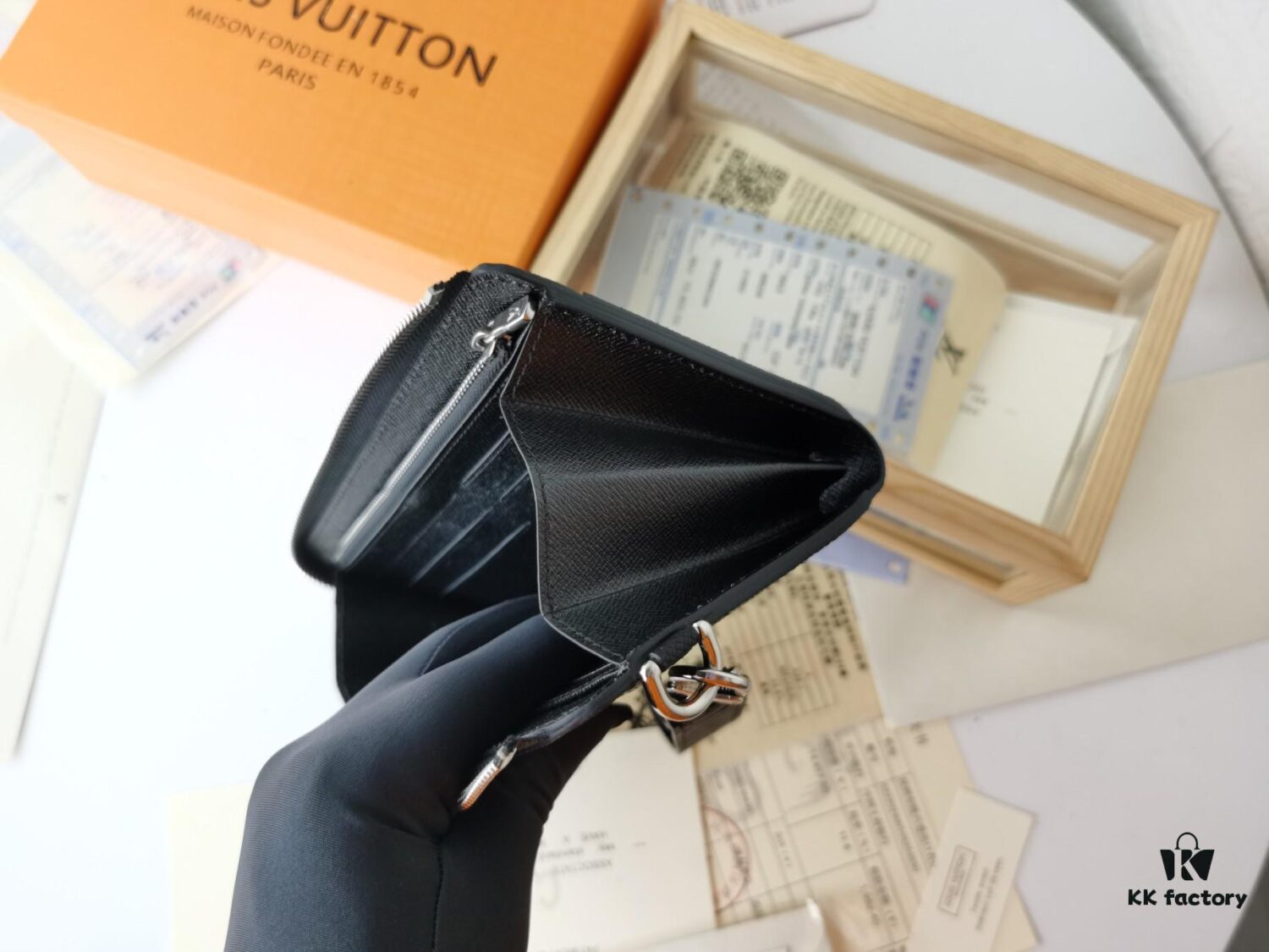 Top Quality Original 💎 [Actual Photos, Personal Background] Zippy Dragonne Zip Wallet M69037