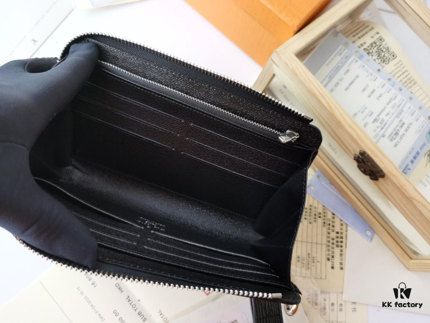 Top Quality Original 💎 [Actual Photos, Personal Background] Zippy Dragonne Zip Wallet M69037