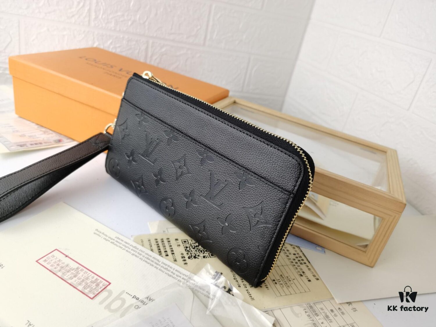 Top-Quality Original 💎 [Real Photos, Personal Background] Zippy Dragonne Zip Wallet M69037