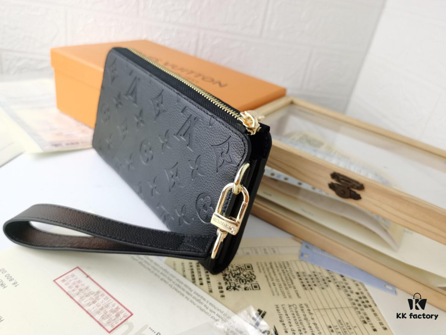 Top-Quality Original 💎 [Real Photos, Personal Background] Zippy Dragonne Zip Wallet M69037