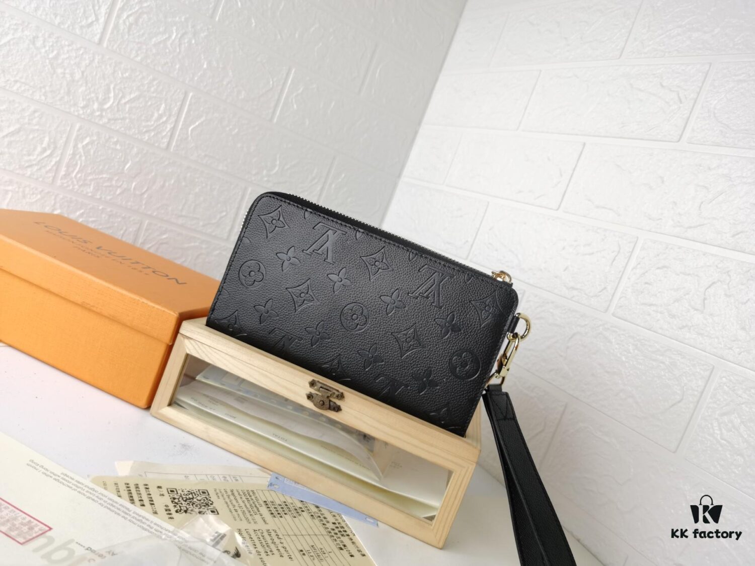 Top-Quality Original 💎 [Real Photos, Personal Background] Zippy Dragonne Zip Wallet M69037