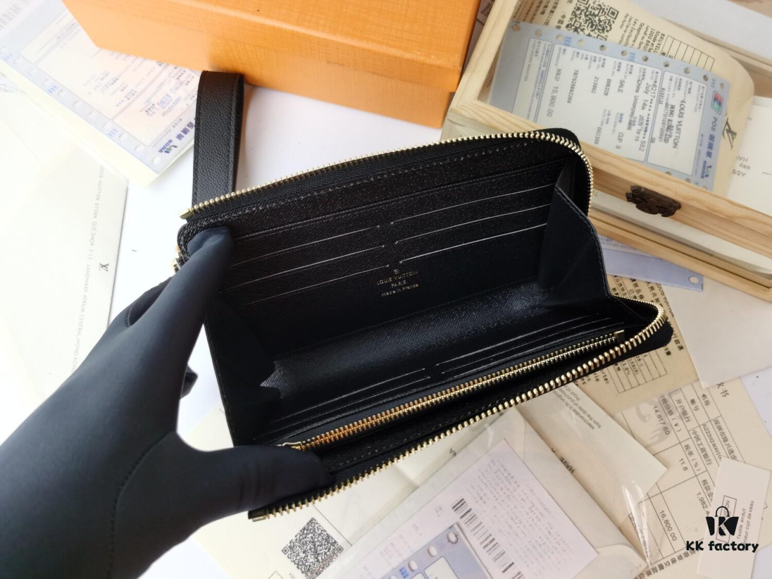 Top-Quality Original 💎 [Real Photos, Personal Background] Zippy Dragonne Zip Wallet M69037