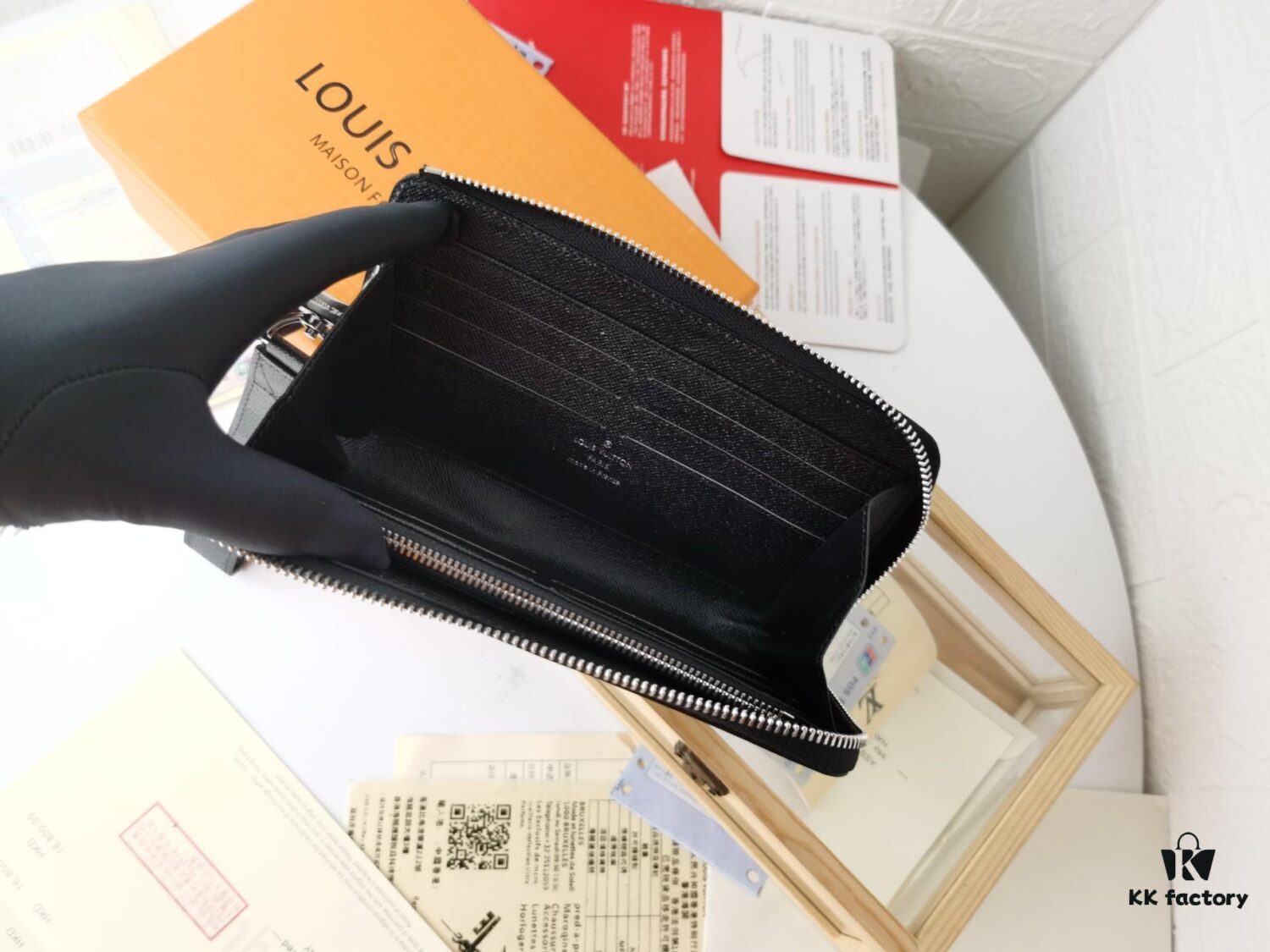 Top Quality Original 💎 [Actual Photos, Personal Background] Zippy Dragonne Zip Wallet M69037