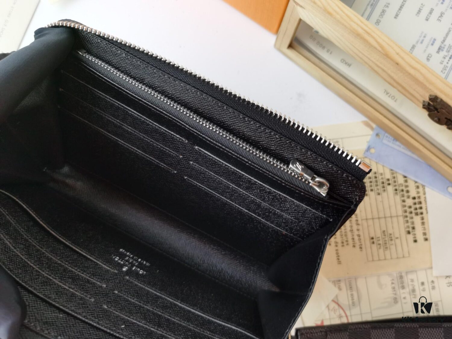 Top Quality Original 💎 [Actual Photos, Personal Background] Zippy Dragonne Zip Wallet M69037