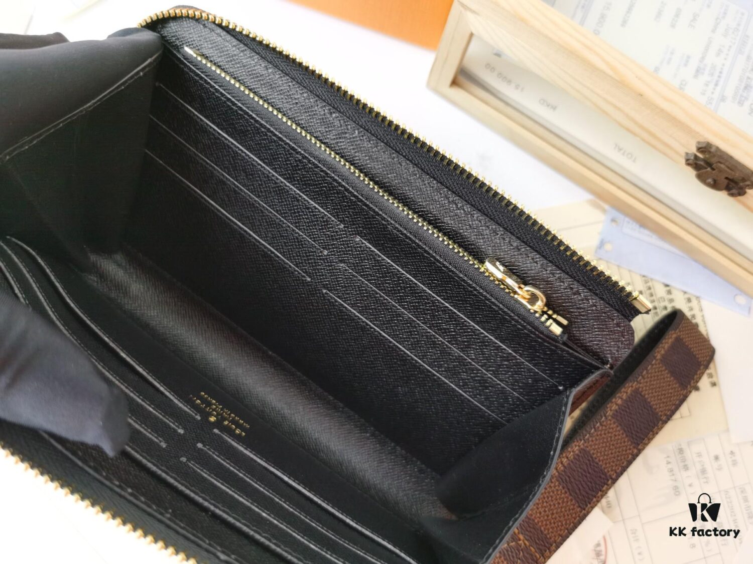 Top Quality Original 💎 [Real Photo, Plain Background] Zippy Dragonne Zip Wallet M69037