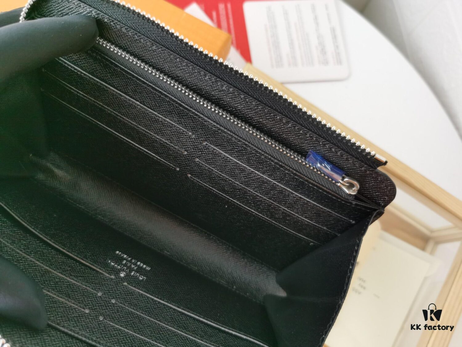 Top Quality Original 💎 [Real Photos, Own Background] Zippy Dragonne Zip Wallet