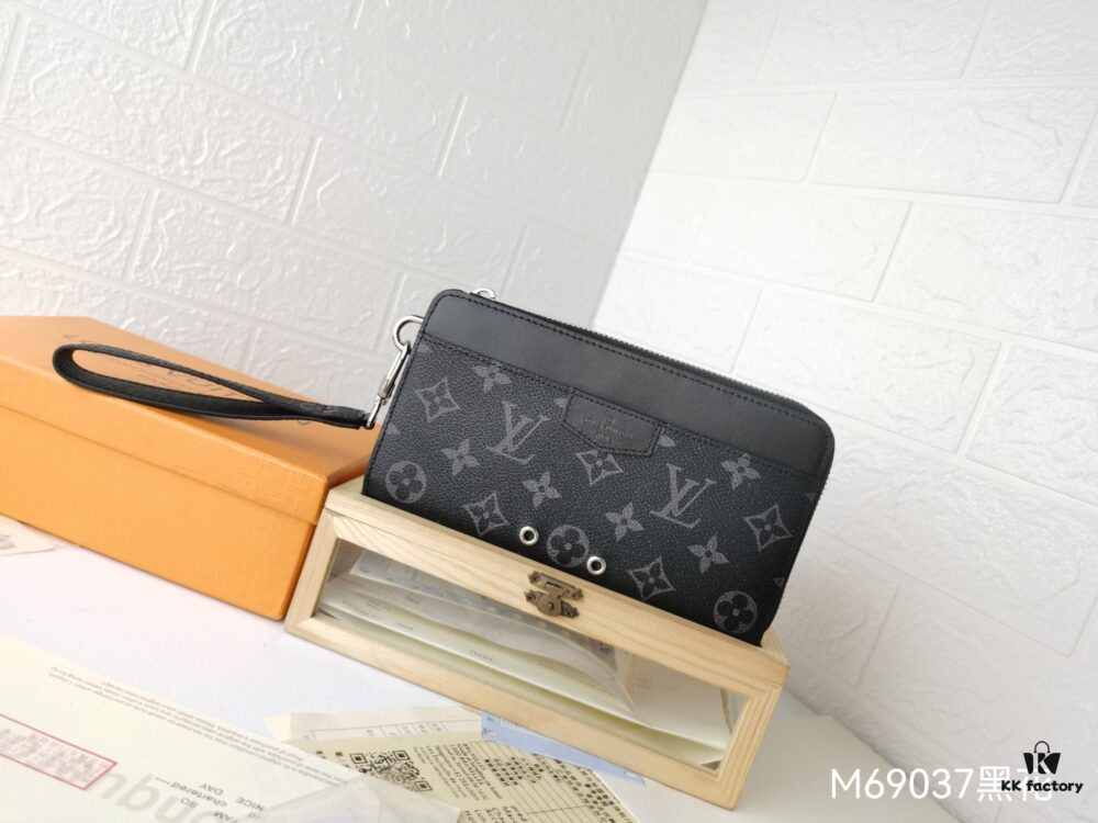 Top Quality Original 💎 [Real Photos, Own Background] Zippy Dragonne Zip Wallet