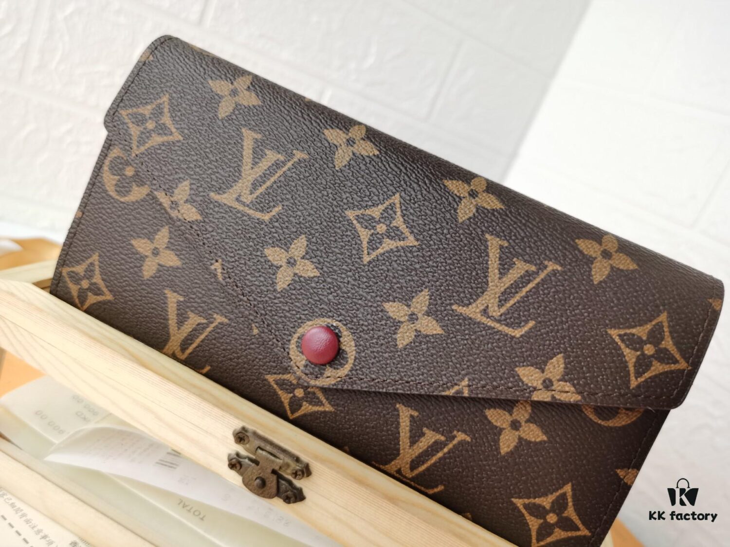 Top Original 💎 [Real Photo, Own Background] Josephine Wallet Inspired by Louis Vuitton's First Wallet Design