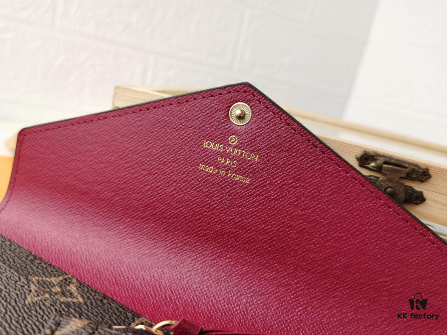 Top Original 💎 [Real Photo, Own Background] Josephine Wallet Inspired by Louis Vuitton's First Wallet Design