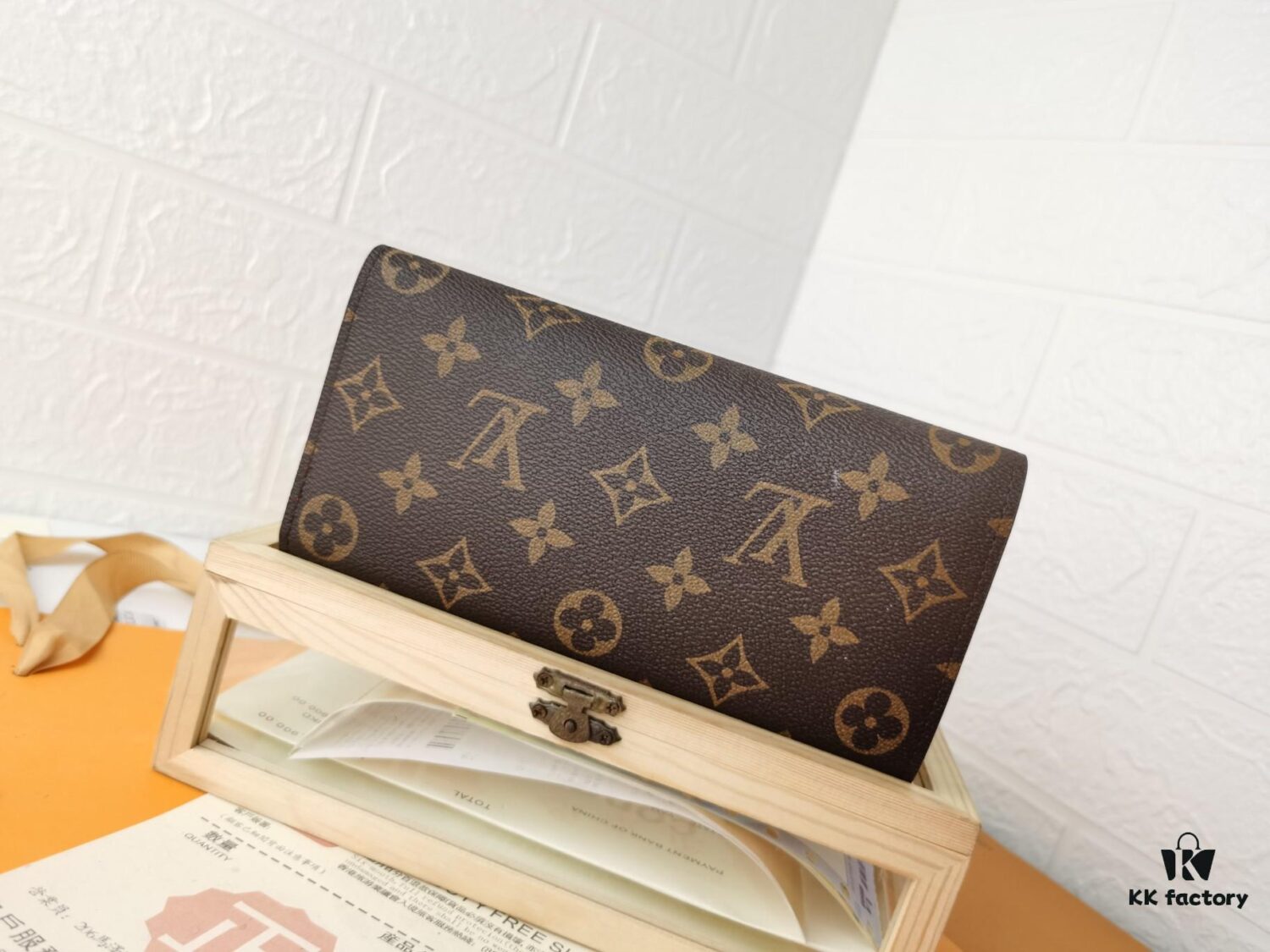 Top Quality Original 💎 [Item Photographed with Personal Background] Josephine Wallet Inspired by Louis Vuitton's First Wallet Design