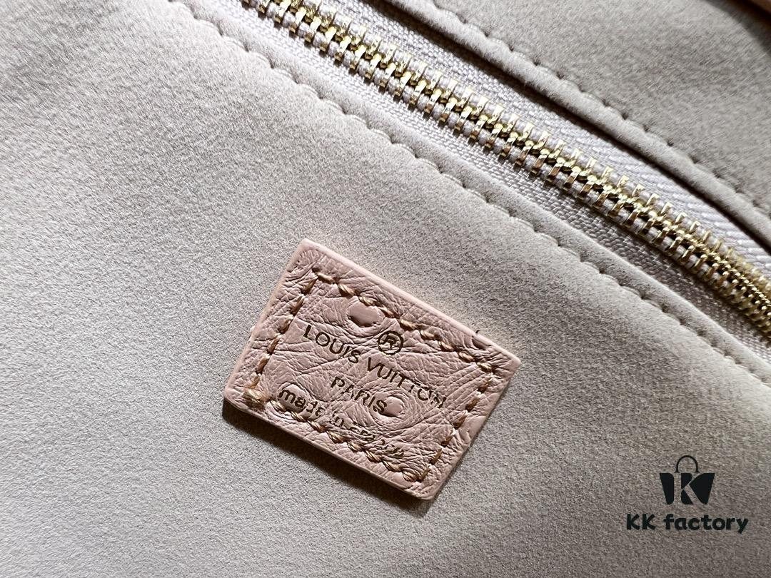 M24457 M24475 This Medium Shopper Handbag Draws Inspiration from Louis Vuitton's Shopping Tote