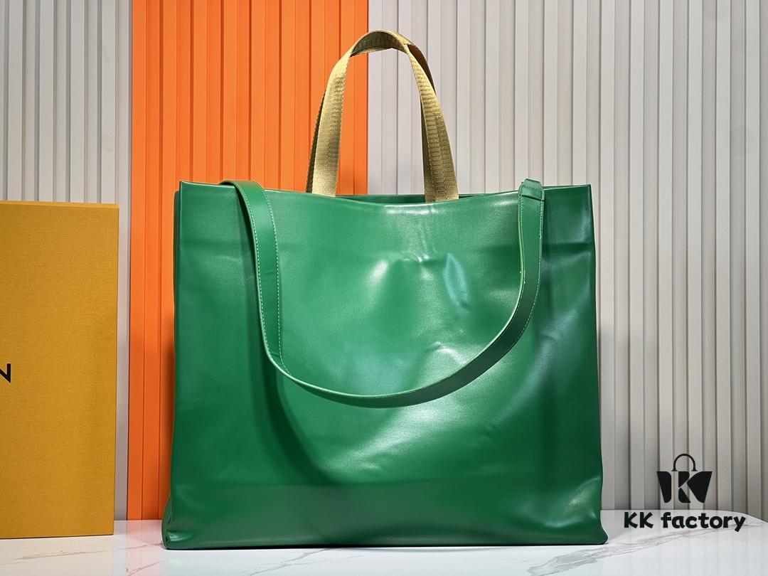 M24457 M24475 This Medium-Sized Shopper Handbag Draws Inspiration from Louis Vuitton's Shopping Bag