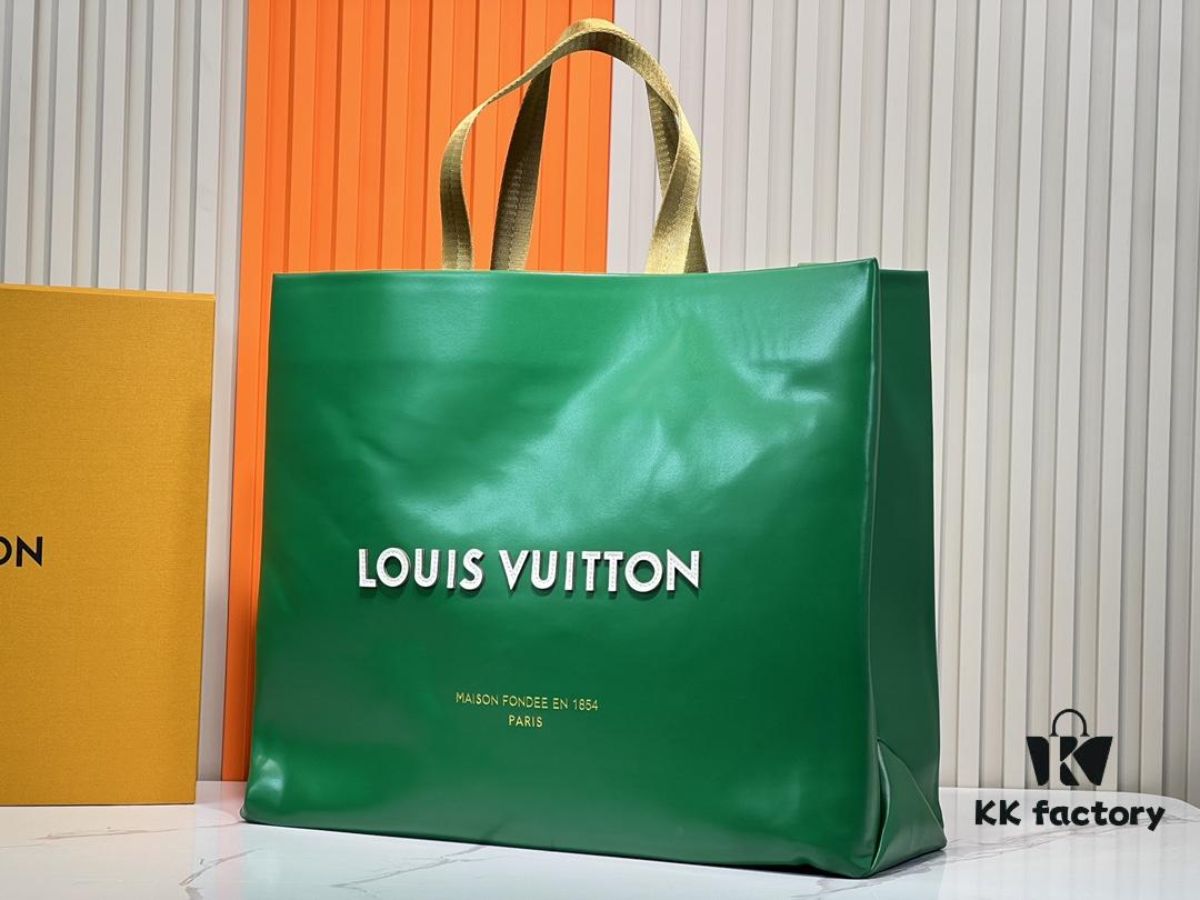 M24457 M24475 This Medium-Sized Shopper Handbag Draws Inspiration from Louis Vuitton's Shopping Bag