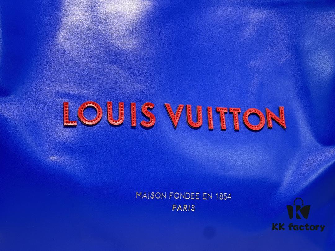 M24457 M24475 This Medium-Sized Shopper Handbag Draws Inspiration from Louis Vuitton's Shopping Bag, Featuring the Louis Vuitton and Maison Fondée En 1854 Inscriptions on Soft Calfskin Leather, with Top Handles and Detachable Shoulder Strap. Dimensions: 40x32x16cm