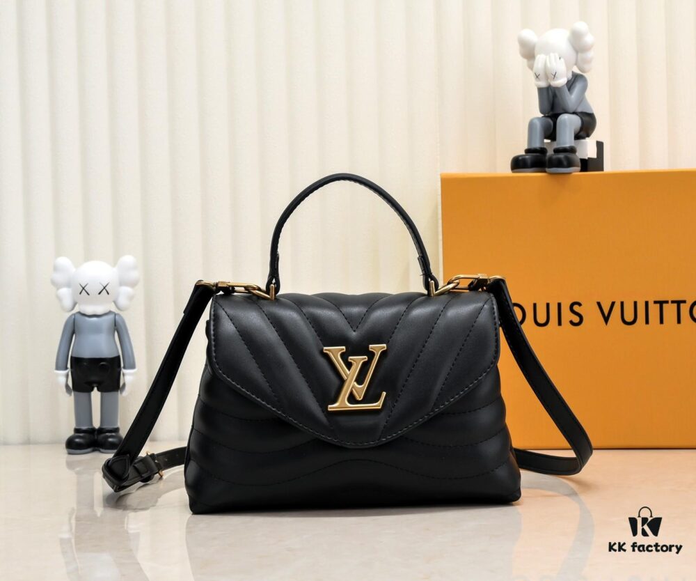 Exclusive Real Photo - Upgraded Version ‼️⭐️ M21720 Black, M21797 White ⭐️ This Hold Me Handbag is a new addition to Louis Vuitton's iconic New Wave quilted leather collection, featuring an exquisite design and comfortable carry. The smooth-textured body is accented with an elegant LV metal clasp. The detachable and adjustable leather strap enhances the bag’s versatility.