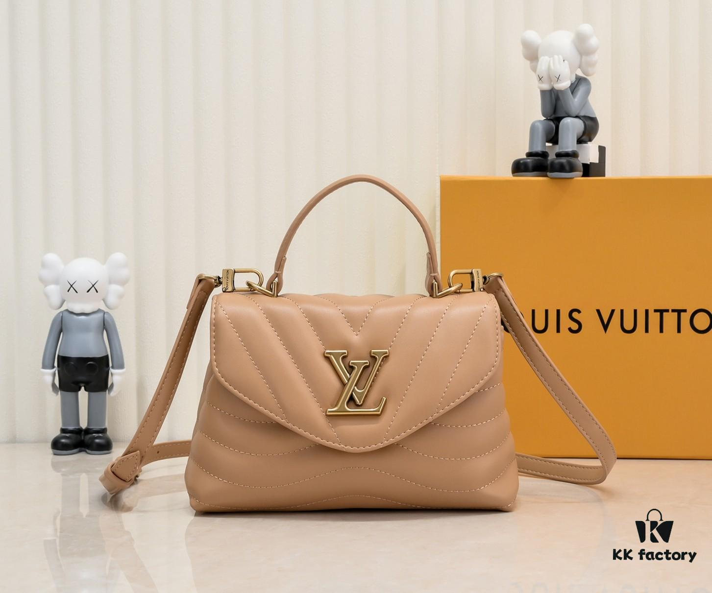Exclusive Real Photo - Upgraded Version ‼️⭐️ M21720 Black, M21797 White ⭐️ This Hold Me Handbag is a new addition to Louis Vuitton's iconic New Wave quilted leather goods collection, featuring a refined silhouette and comfortable carry. The smooth-textured body is accented with an elegant LV metal clasp. The detachable and adjustable leather strap enhances the bag’s versatility.