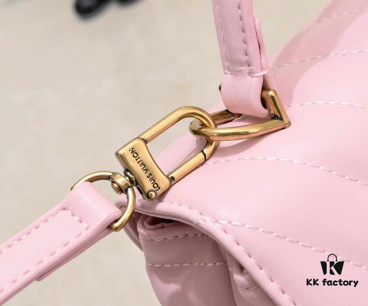 Exclusive Real Photo - Upgraded Version ‼️⭐️ M21720 Black, M21797 White ⭐️ This Hold Me Handbag is a new addition to Louis Vuitton's iconic New Wave quilted leather collection, featuring a refined silhouette and comfortable carry. The smooth-textured body is adorned with an elegant LV metal clasp. The detachable and adjustable leather strap enhances the bag’s versatility.