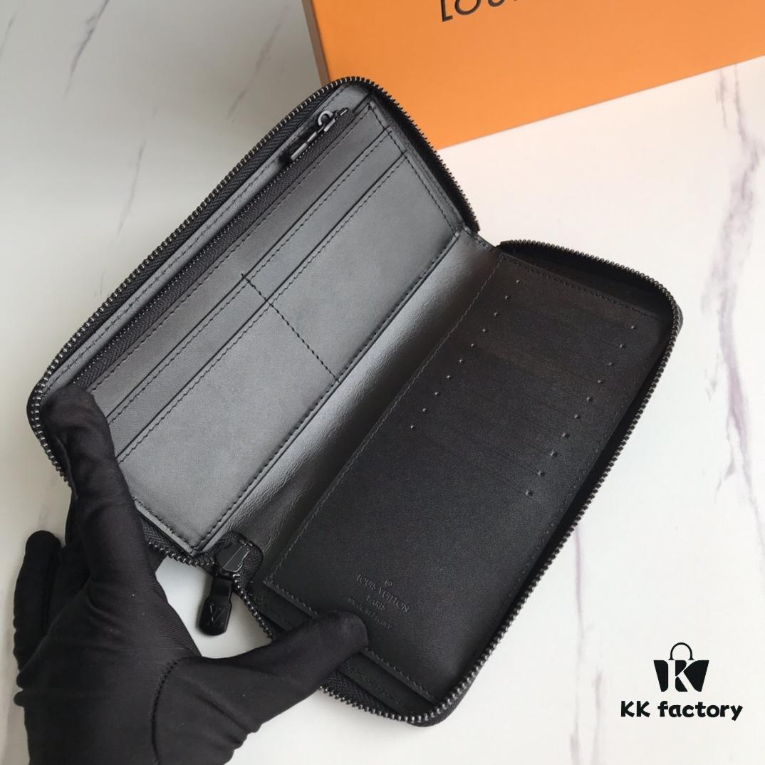 New Arrival in Stock, M62902 ZIPPY Vertical Zip Wallet