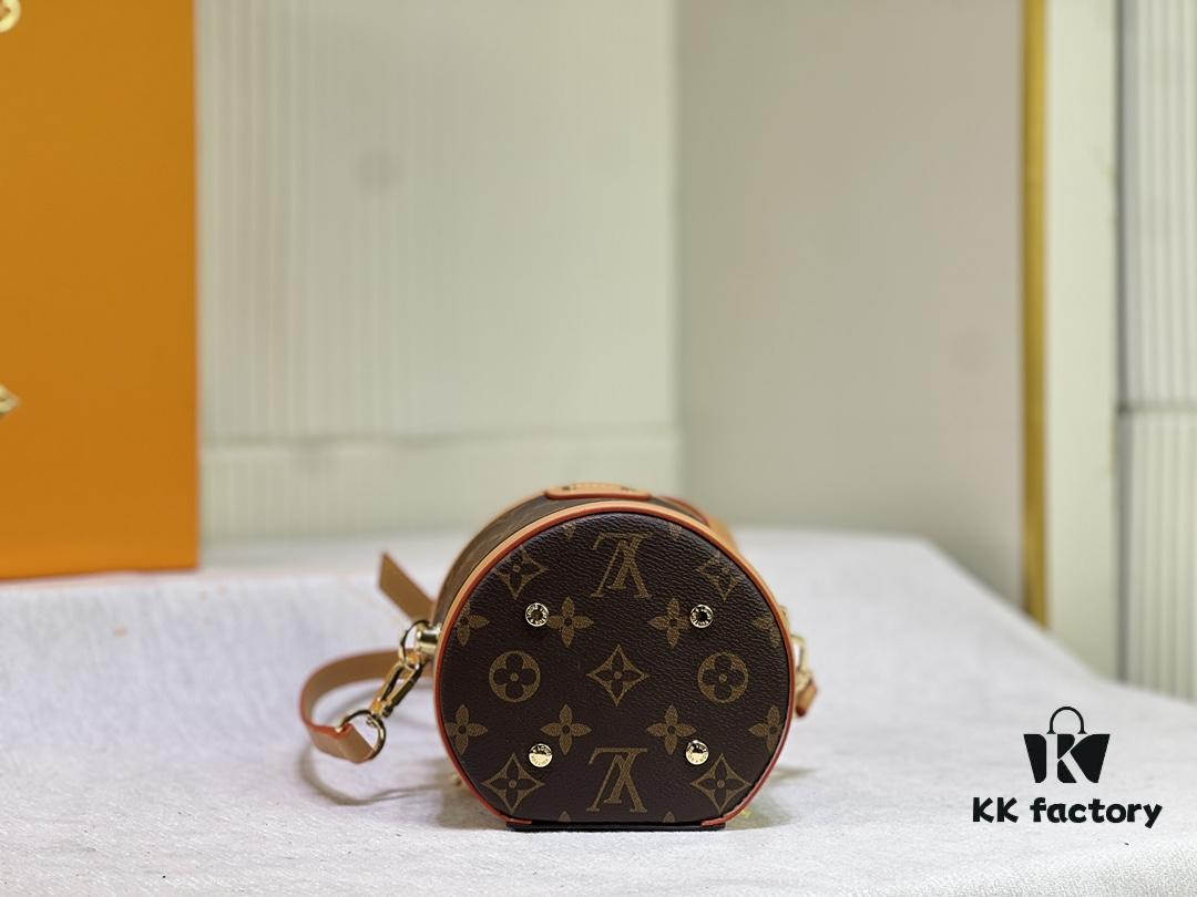 Upgraded Original Version [Exclusive Real Photo M82952 Monogram Yellow Flower] This Nano Cannes Handbag features a cylindrical silhouette crafted from Monogram canvas, echoing the design of a makeup pouch.