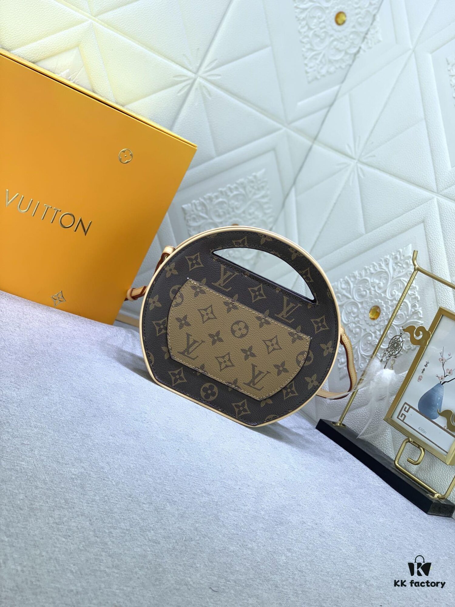 Upgraded Original M47117 Monogram Sunflower Women's Round Handbag Around Me Bag