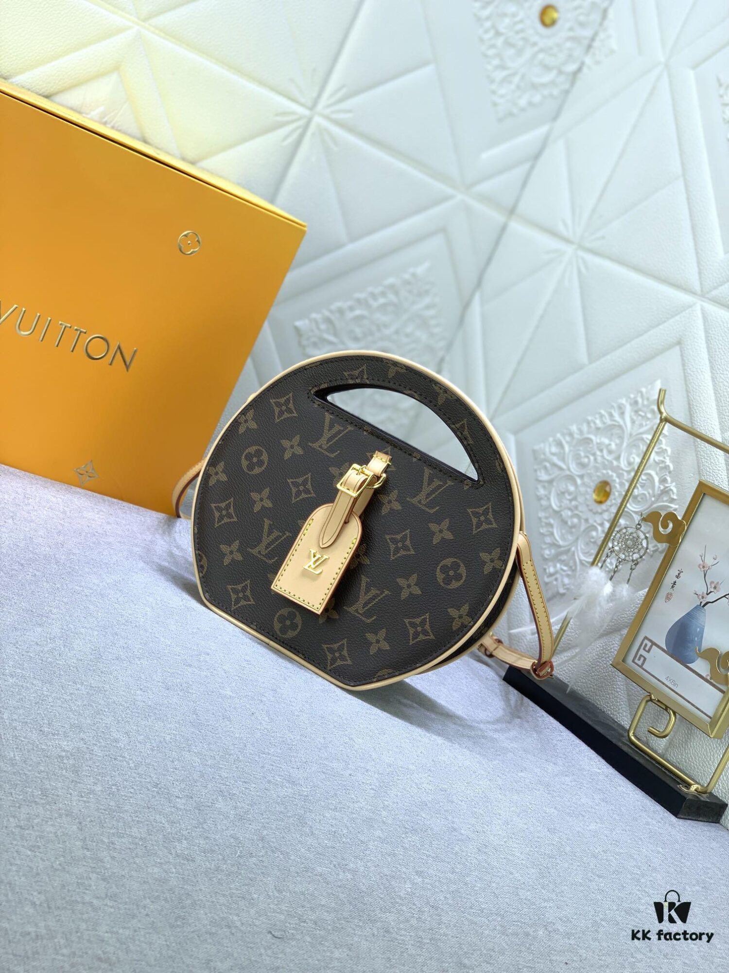 Upgraded Original M47117 Monogram Sunflower Women's Round Handbag Around Me Bag