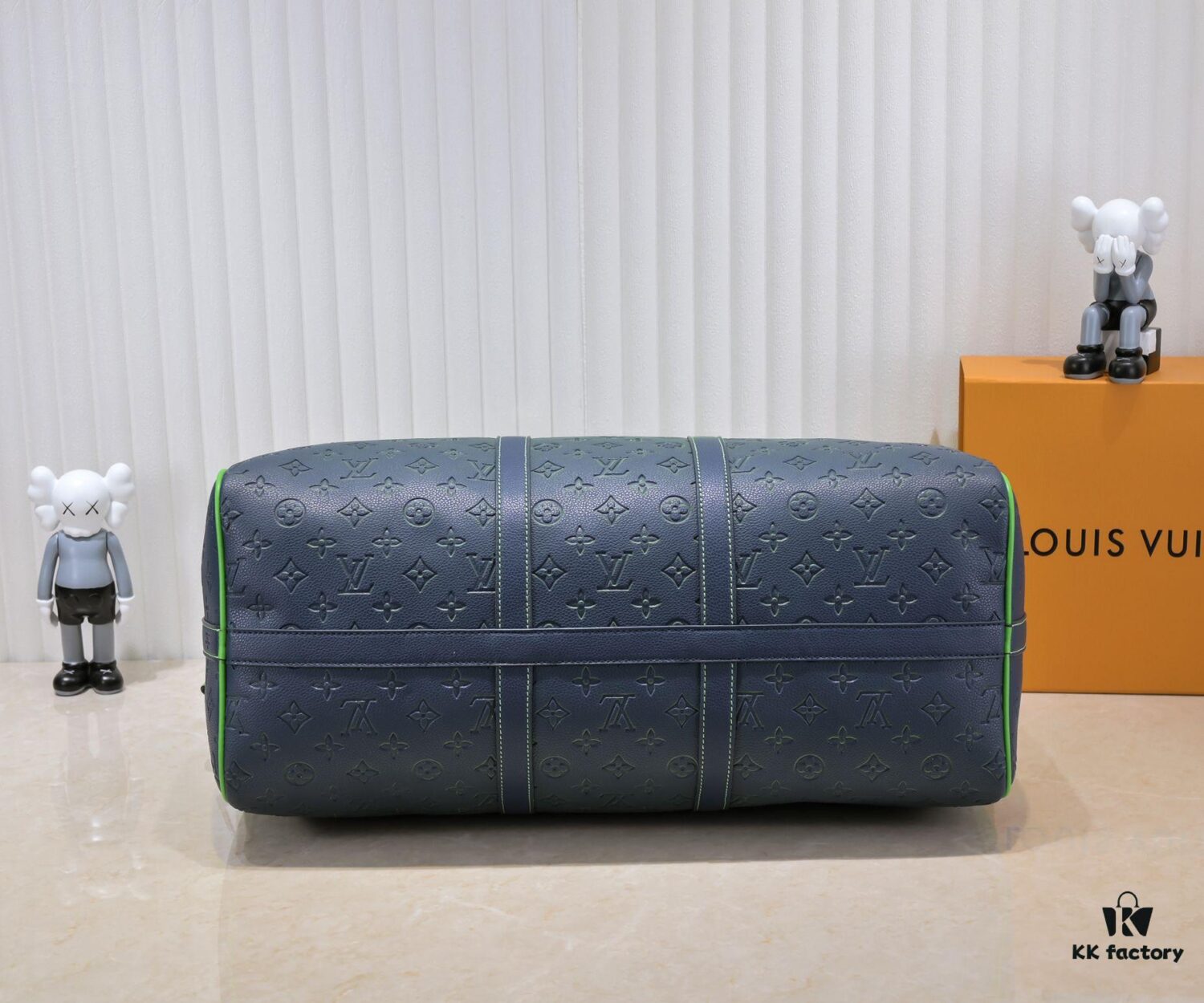 Louis Vuitton Keepall Bandoulière 41 in Taurillon Illusion Leather