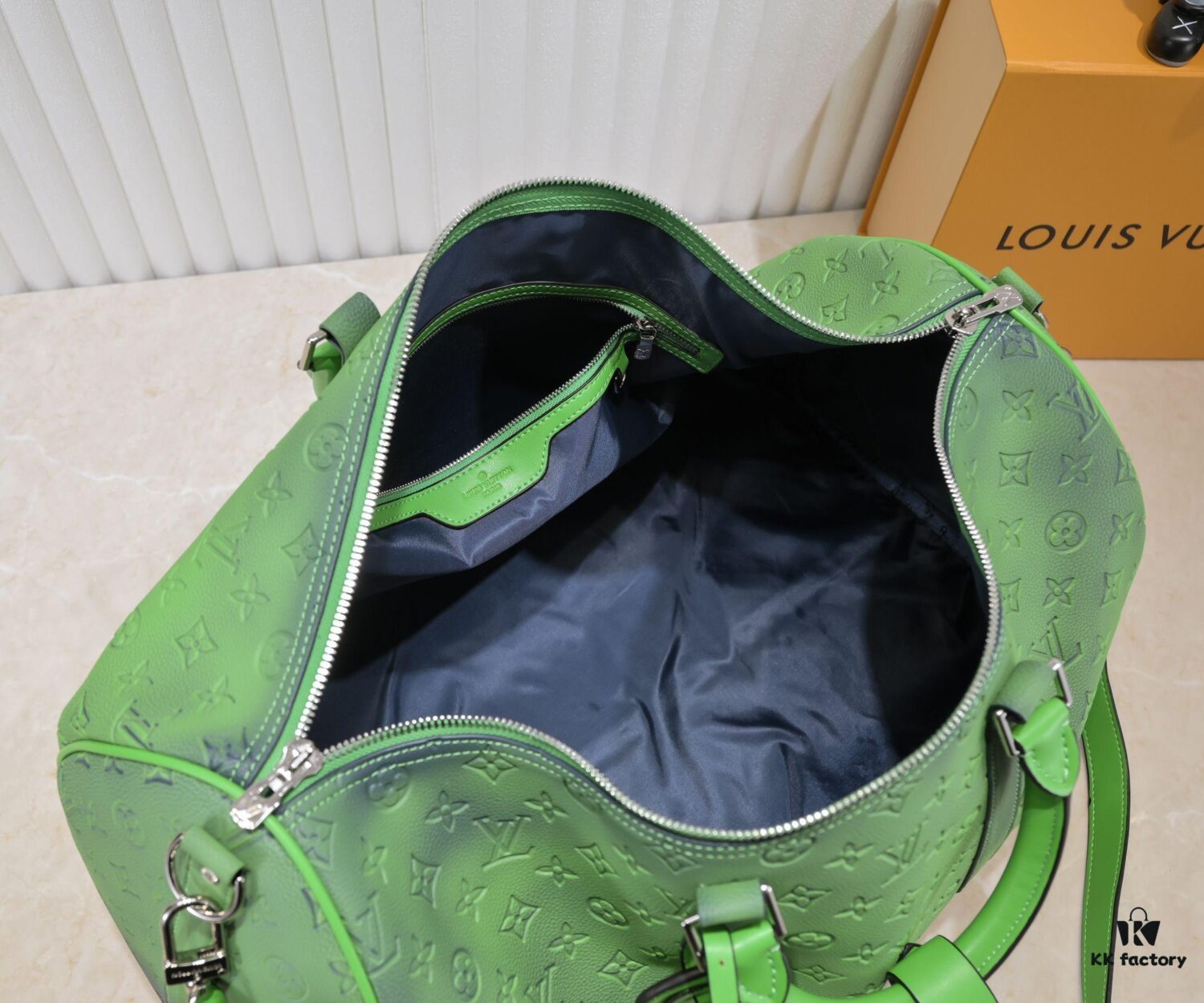 Louis Vuitton Keepall Bandoulière 41 in Taurillon Illusion Leather