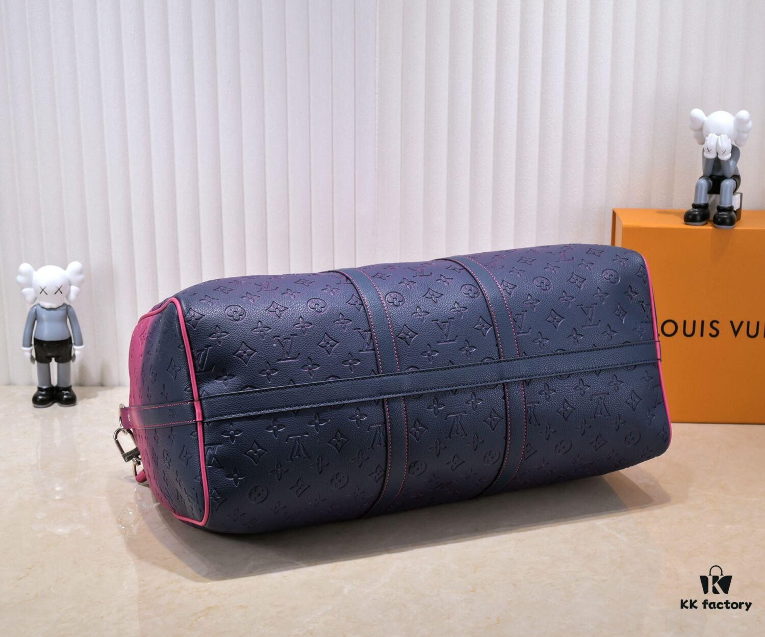 Louis Vuitton Keepall Bandoulière 40 in Taurillon Illusion Leather