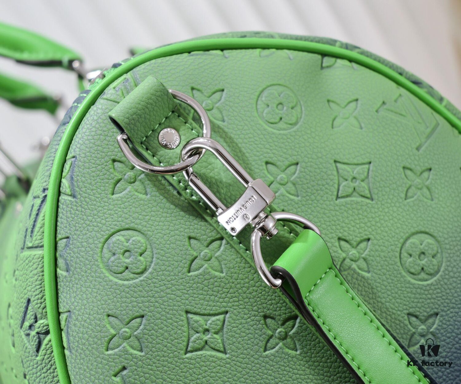 Louis Vuitton Keepall Bandoulière 41 in Taurillon Illusion Leather