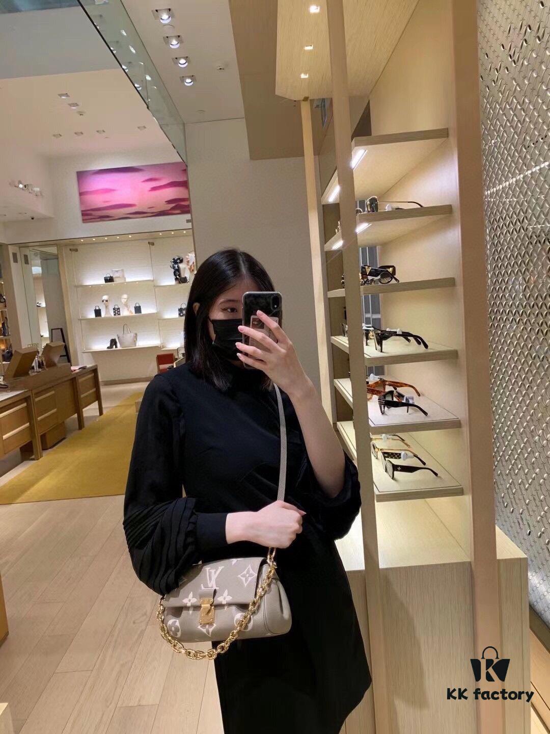 Upgraded Original Version (Replica Quality) ✨‼️ M46393 White Embossed Pink, M45813 Black Embossed, M45859 Black Imprinted, M45836 Elephant Grey, White Embossed, White Textured 👏👏 Favorite Handbag