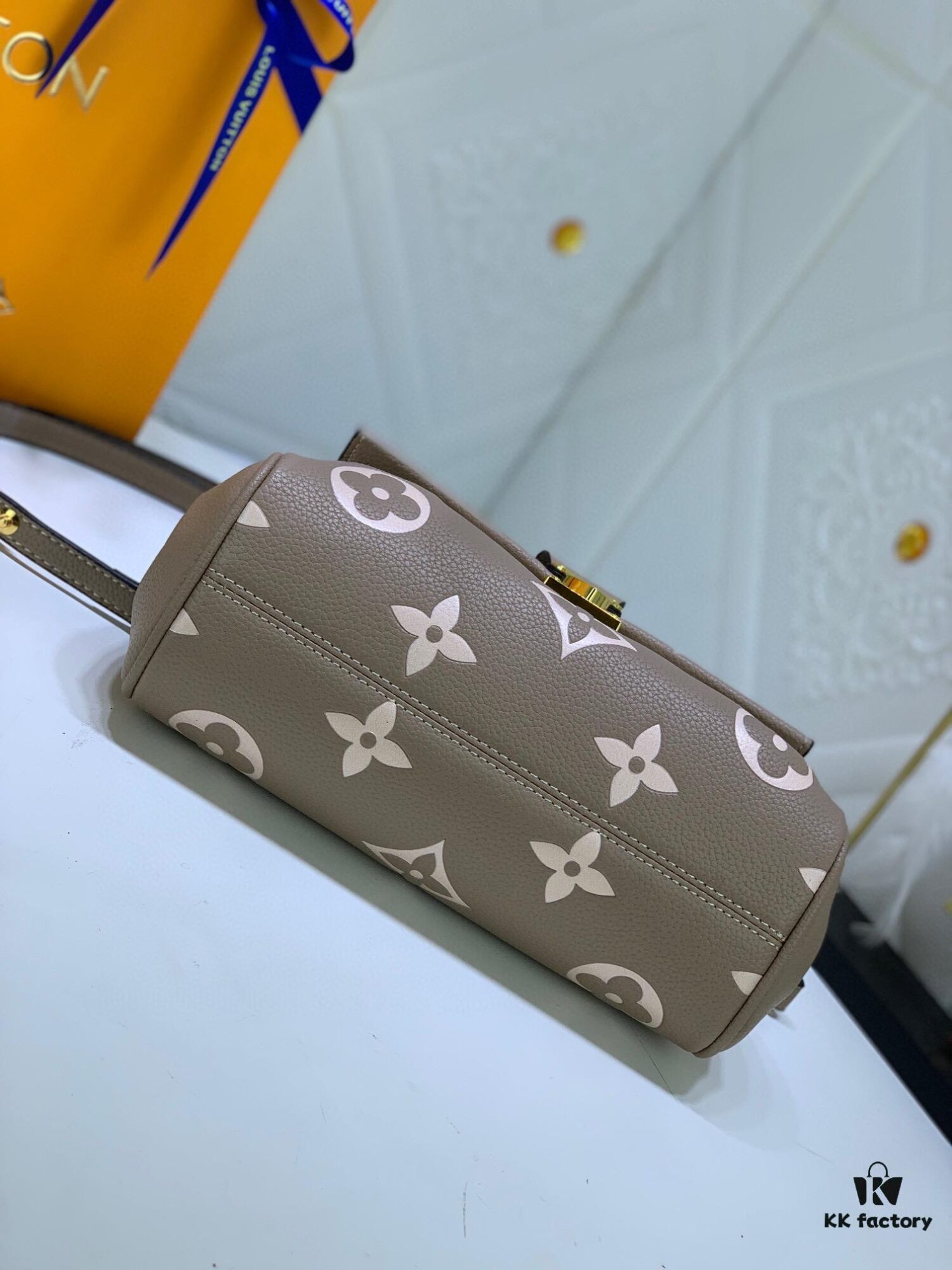 Upgraded Original Version (Replica Style) ✨‼️ M46393 White Printed Pink, M45813 Black Embossed, M45859 Black Imprinted, M45836 Elephant Grey, White Imprinted, White Embossed 👏👏 Favorite Handbag