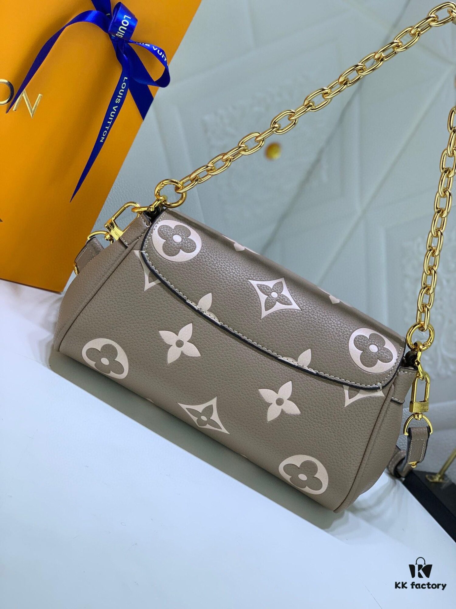 Upgraded Original Version (Replica Style) ✨‼️ M46393 White Printed Pink, M45813 Black Embossed, M45859 Black Imprinted, M45836 Elephant Grey, White Imprinted, White Embossed 👏👏 Favorite Handbag