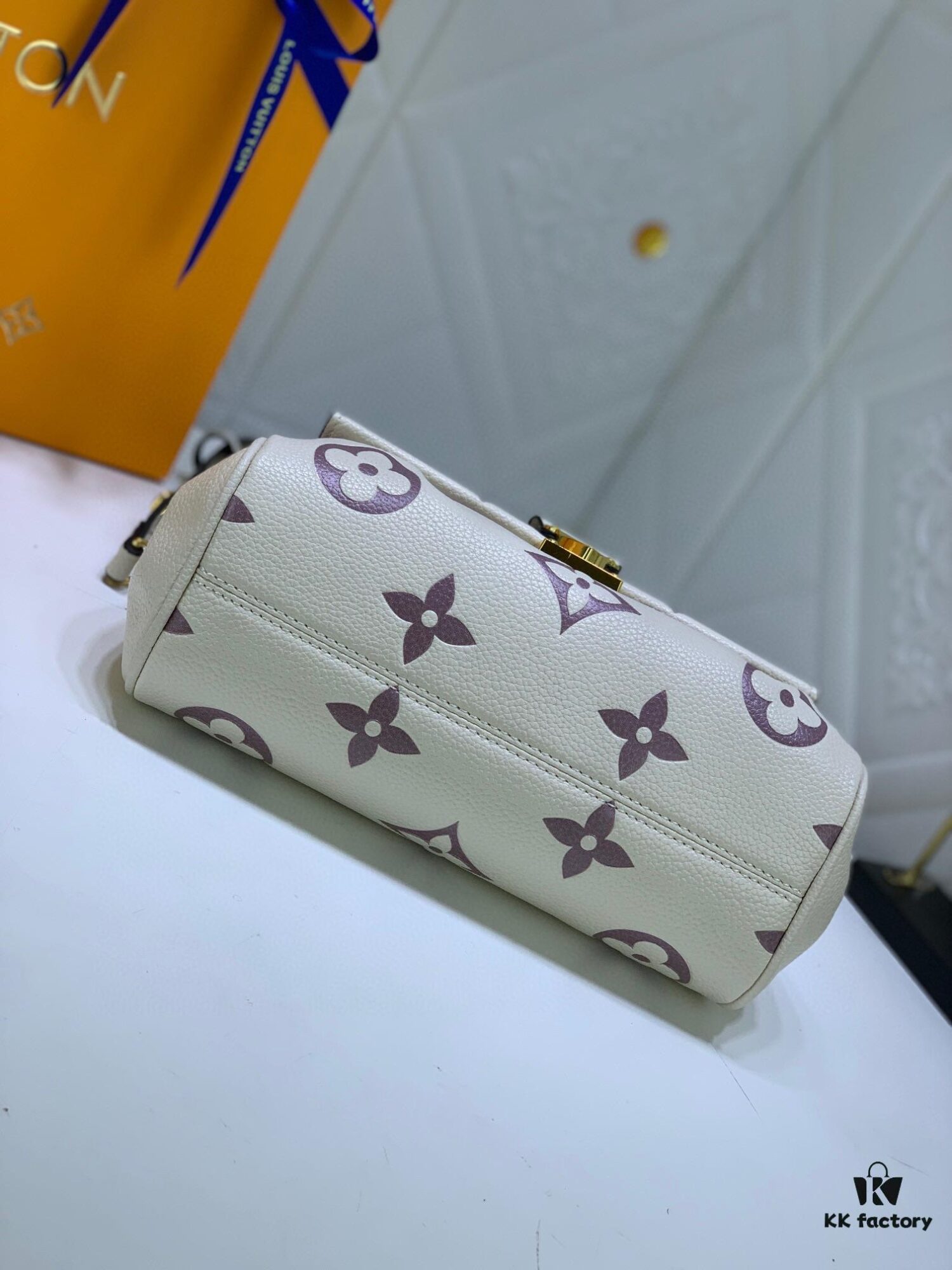 Upgraded Original Version (Replica Style) ✨‼️ M46393 White Embossed Pink, M45813 Black Embossed, M45859 Black Imprinted, M45836 Elephant Grey, White Embossed, White Quilted 👏👏 Favorite Handbag