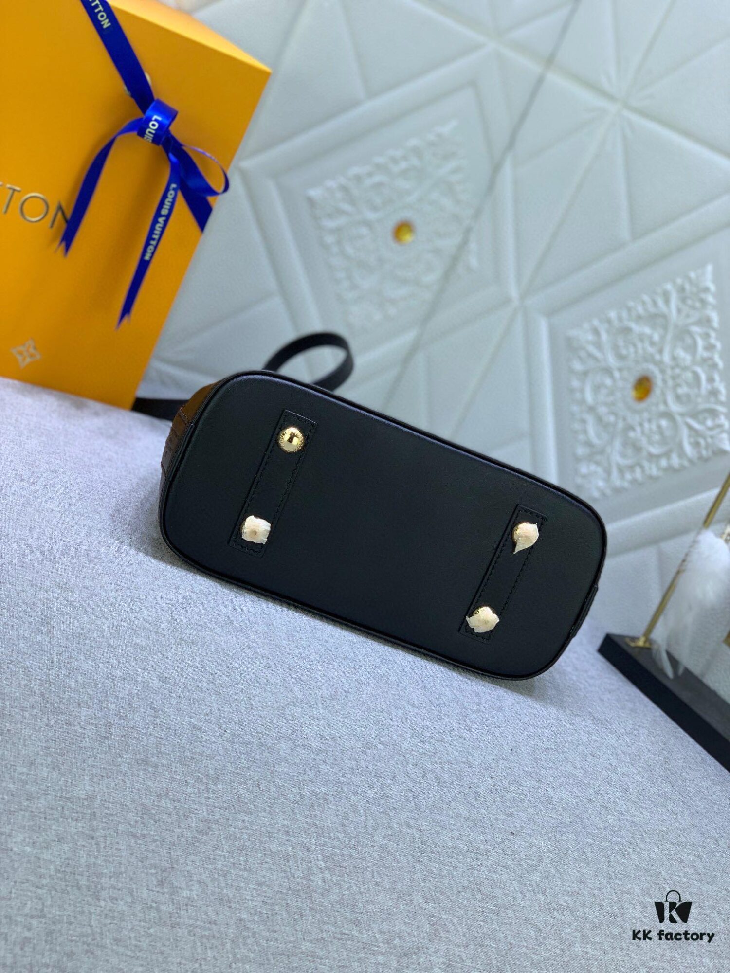 Upgraded Size Original M53151 M53152 Monogram N41221 Non-Check Black Leather Louis Vuitton Alma Handbag