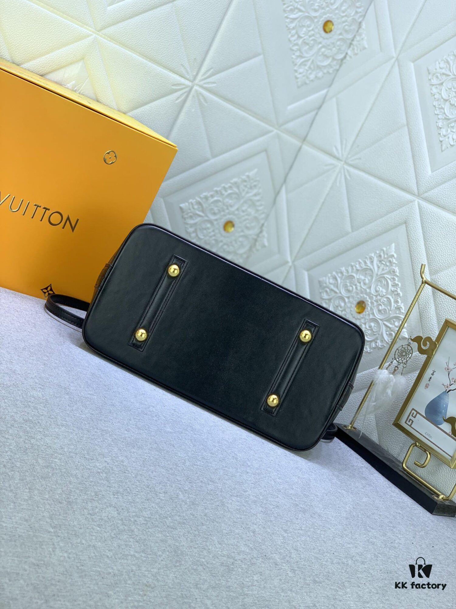 Upgraded Size Original M53151 M53152 Monogram N41221 Non-Checkered Alma Bag in Black Leather