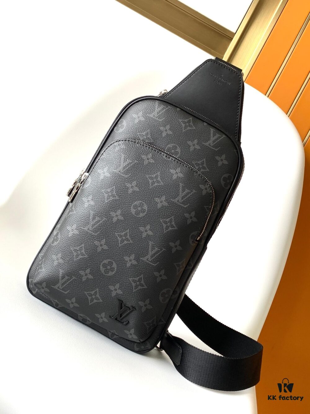 Top Quality Original M46327 Black Flower Avenue Shoulder Bag Made from Damier Graphite Canvas