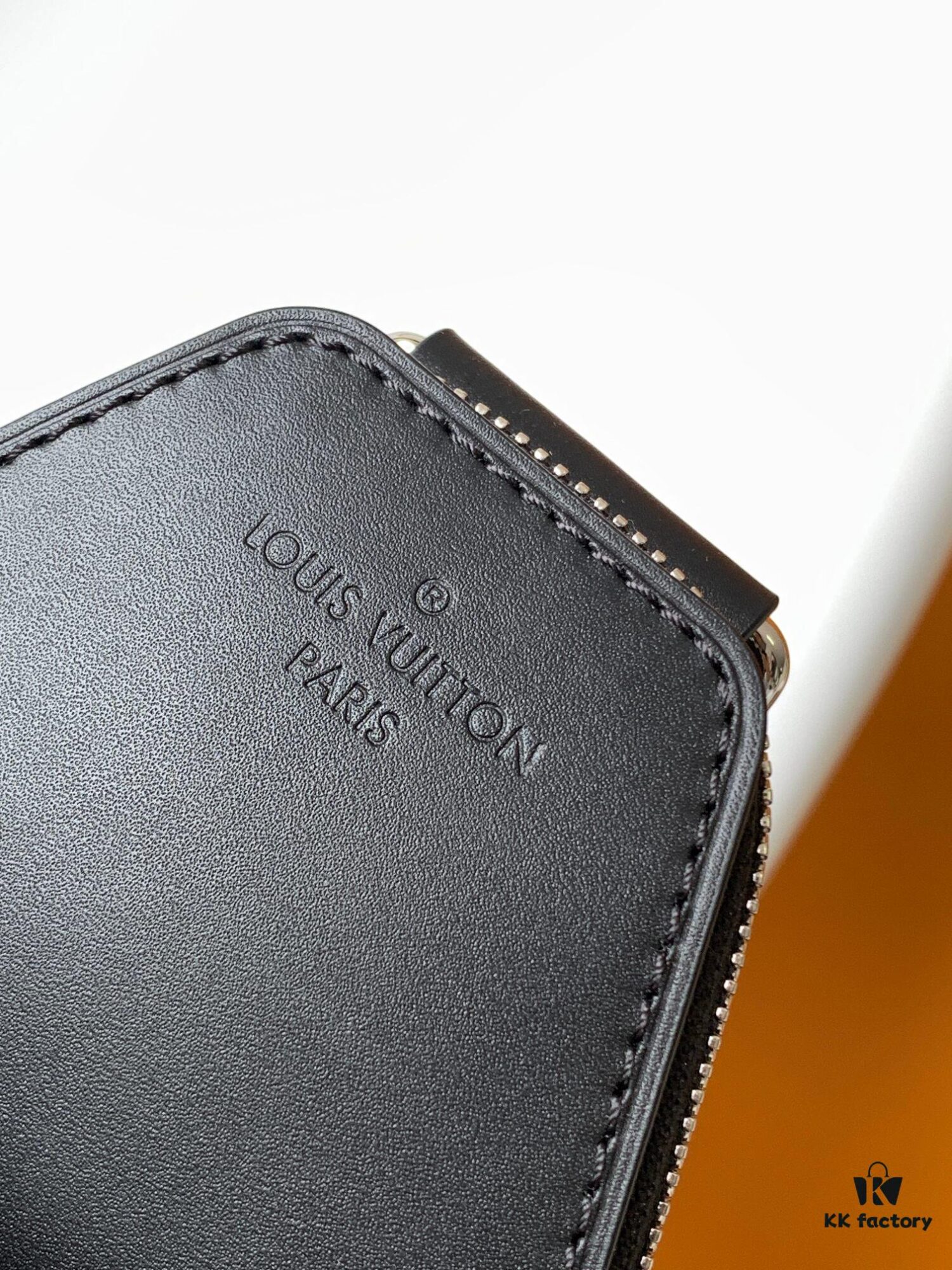 69305c70f09edb6de4c4fdb5 Top Quality Original M46327 Black Flower Avenue Shoulder Bag Made from Damier Graphite Canvas